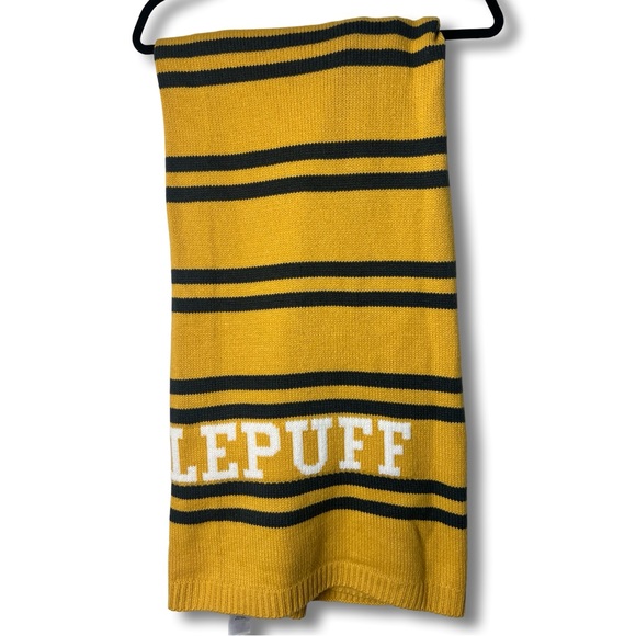 PB Teen Harry Potter Hufflepuff Collegiate Stripe Knit Throw Blanket 50x60 - Picture 3 of 5
